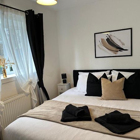 Lovely 2Bedroom 4Mins From Wimbledon Station لندن المظهر الخارجي الصورة