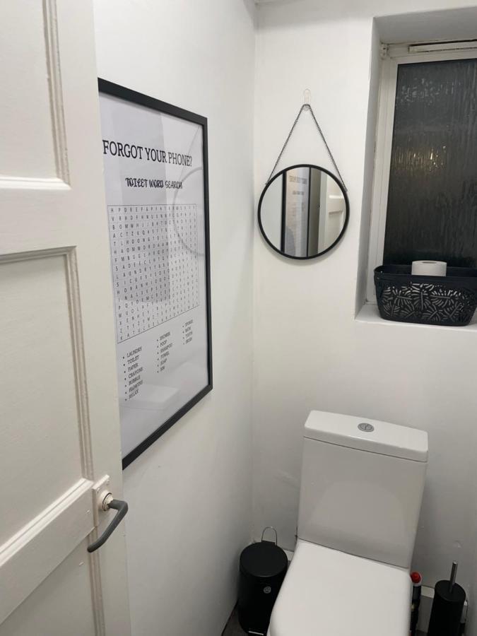 Lovely 2Bedroom 4Mins From Wimbledon Station لندن المظهر الخارجي الصورة