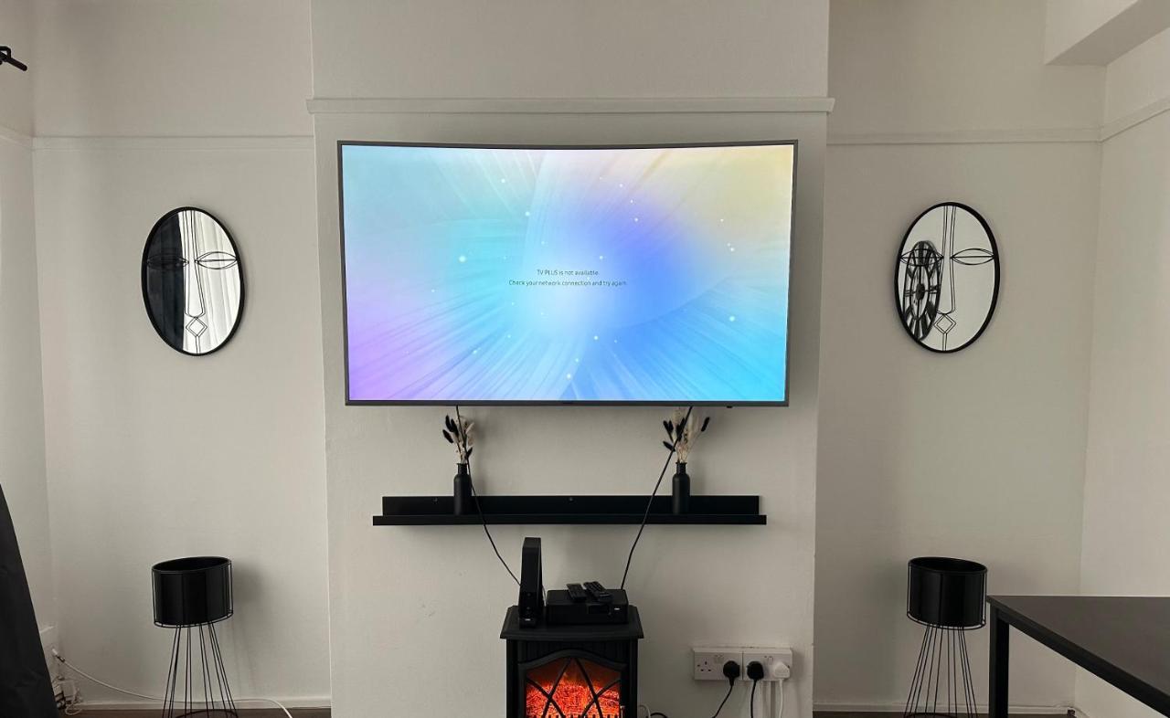 Lovely 2Bedroom 4Mins From Wimbledon Station لندن المظهر الخارجي الصورة