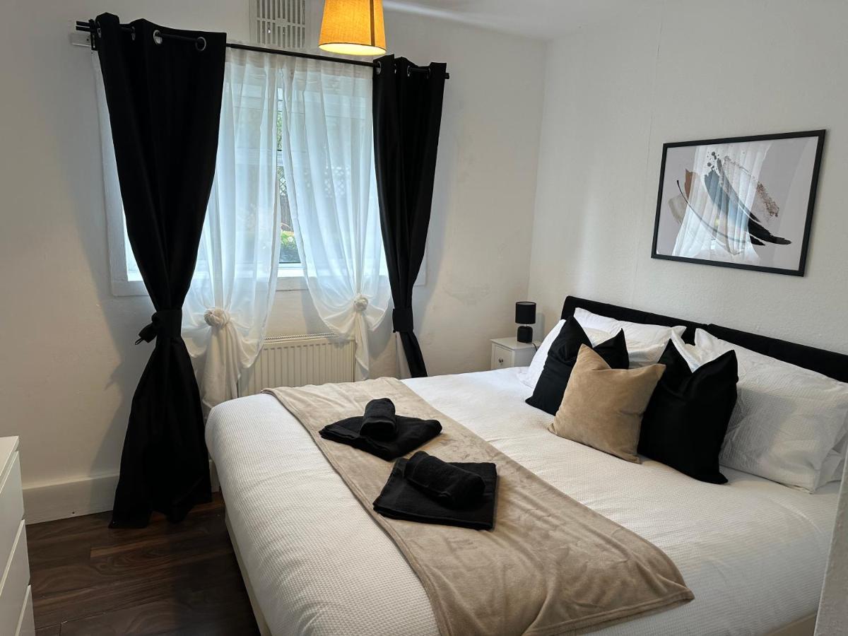 Lovely 2Bedroom 4Mins From Wimbledon Station لندن المظهر الخارجي الصورة