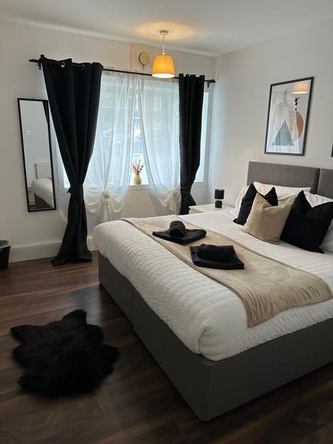 Lovely 2Bedroom 4Mins From Wimbledon Station لندن المظهر الخارجي الصورة