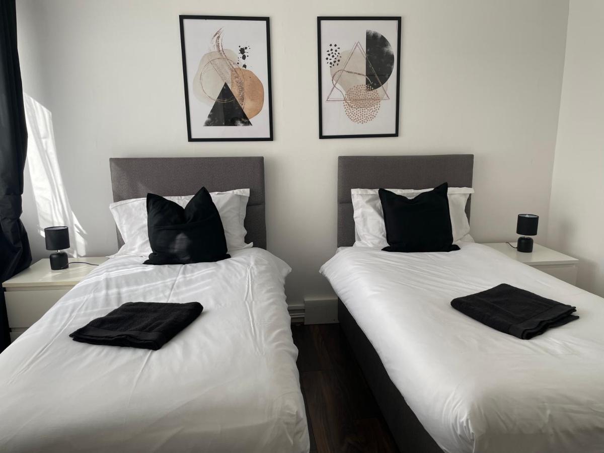 Lovely 2Bedroom 4Mins From Wimbledon Station لندن المظهر الخارجي الصورة
