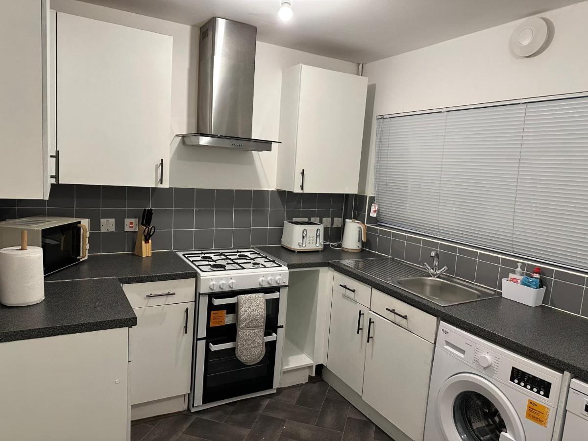 Lovely 2Bedroom 4Mins From Wimbledon Station لندن المظهر الخارجي الصورة