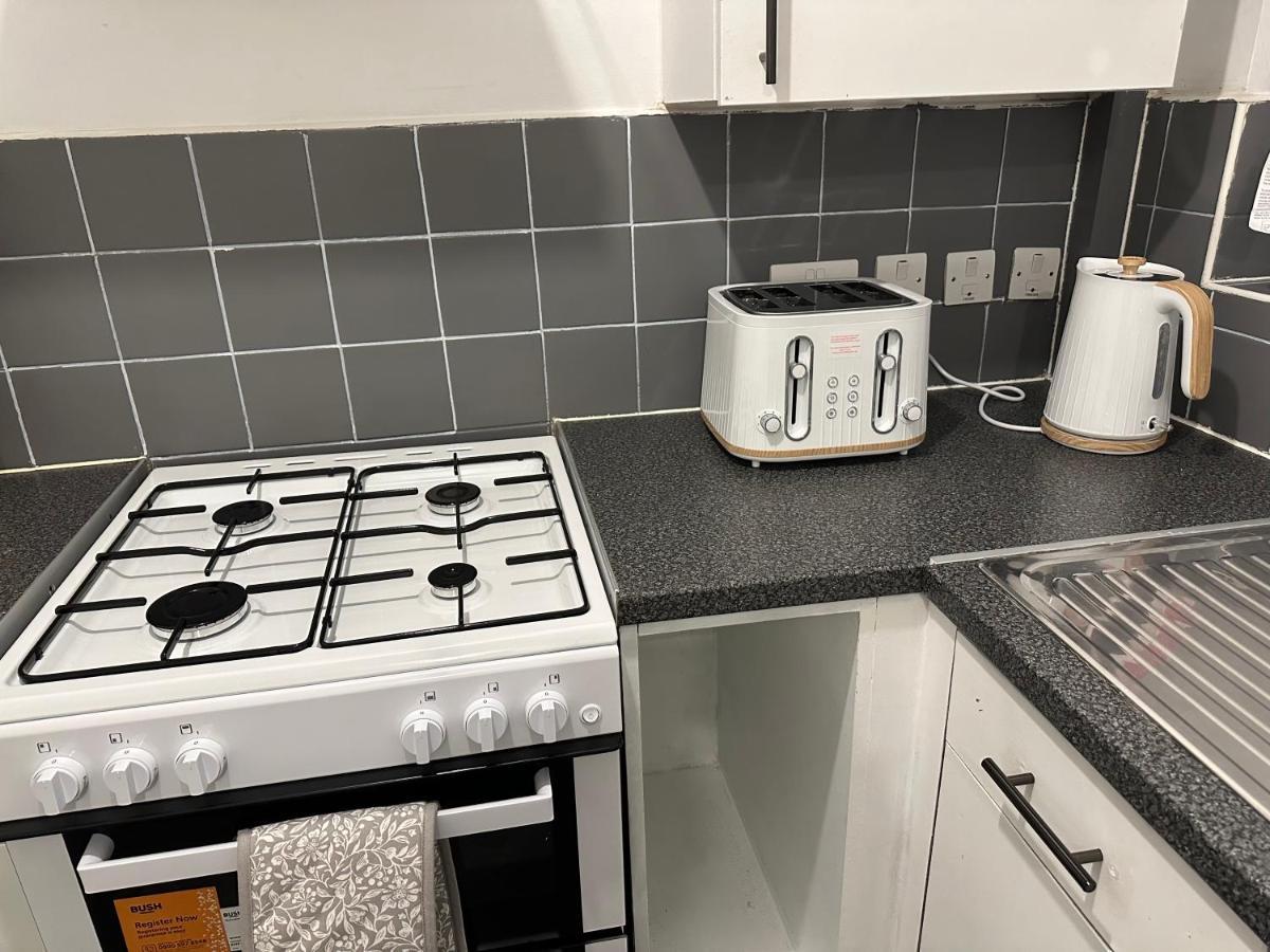 Lovely 2Bedroom 4Mins From Wimbledon Station لندن المظهر الخارجي الصورة