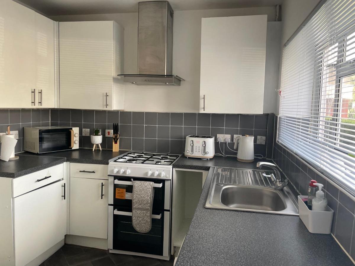 Lovely 2Bedroom 4Mins From Wimbledon Station لندن المظهر الخارجي الصورة